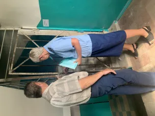 Вход на крышу многоквартирного дома запрещен.